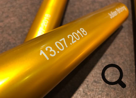 Laser Gravur Böhm in Bonn - Geschenkideen mit Gravuren auf Holz, Glas, Leder, Metall, Acryl Plexiglas , Armbänder, Papier, Anhänger, Schilder ... für Privat und Geschäftskunden und  Firmen. Kunden kommen aus Bonn, Köln, Siebengebirge, Frechen, und ganz NRW, Deutschland, Schweiz und der Welt