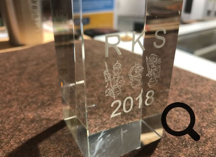 Laser Gravur Böhm in Bonn - Geschenkideen mit Gravuren auf Holz, Glas, Leder, Metall, Acryl Plexiglas , Armbänder, Papier, Anhänger, Schilder ... für Privat und Geschäftskunden und  Firmen. Kunden kommen aus Bonn, Köln, Siebengebirge, Frechen, und ganz NRW, Deutschland, Schweiz und der Welt