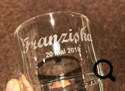 Laser Gravur Böhm in Bonn - Geschenkideen mit Gravuren auf Holz, Glas, Leder, Metall, Acryl Plexiglas , Armbänder, Papier, Anhänger, Schilder ... für Privat und Geschäftskunden und  Firmen. Kunden kommen aus Bonn, Köln, Siebengebirge, Frechen, und ganz NRW, Deutschland, Schweiz und der Welt