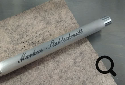 Laser Gravur Böhm in Bonn - Geschenkideen mit Gravuren auf Holz, Glas, Leder, Metall, Acryl Plexiglas , Armbänder, Papier, Anhänger, Schilder ... für Privat und Geschäftskunden und  Firmen. Kunden kommen aus Bonn, Köln, Siebengebirge, Frechen, und ganz NRW, Deutschland, Schweiz und der Welt