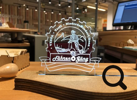 Acryl Plexiglas Laser Gravur Böhm in Bonn - Geschenkideen mit Gravuren auf Holz, Glas, Leder, Metall, Armbänder, Papier, Anhänger, Schilder ... für Privat und Geschäftskunden und  Firmen. Kunden kommen aus Bonn, Köln, Siebengebirge, Frechen, und ganz NRW, Deutschland, Schweiz und der Welt