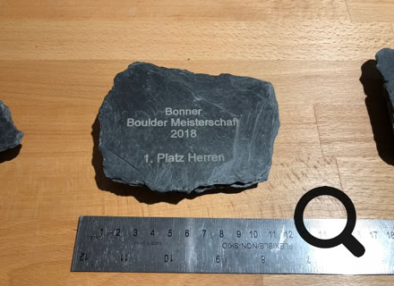 Laser Gravur Böhm in Bonn - Geschenkideen mit Gravuren auf Holz, Glas, Leder, Metall, Acryl Plexiglas , Armbänder, Papier, Anhänger, Schilder ... für Privat und Geschäftskunden und  Firmen. Kunden kommen aus Bonn, Köln, Siebengebirge, Frechen, und ganz NRW, Deutschland, Schweiz und der Welt
