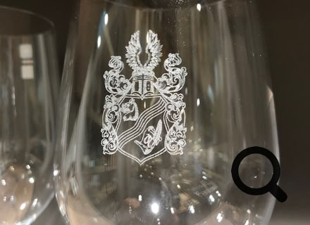 Laser Gravur Böhm in Bonn - Geschenkideen mit Gravuren auf Holz, Glas, Leder, Metall, Acryl Plexiglas , Armbänder, Papier, Anhänger, Schilder ... für Privat und Geschäftskunden und  Firmen. Kunden kommen aus Bonn, Köln, Siebengebirge, Frechen, und ganz NRW, Deutschland, Schweiz und der Welt