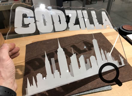Acryl Plexiglas Laser Gravur Böhm in Bonn - Geschenkideen mit Gravuren auf Holz, Glas, Leder, Metall, Armbänder, Papier, Anhänger, Schilder ... für Privat und Geschäftskunden und  Firmen. Kunden kommen aus Bonn, Köln, Siebengebirge, Frechen, und ganz NRW, Deutschland, Schweiz und der Welt