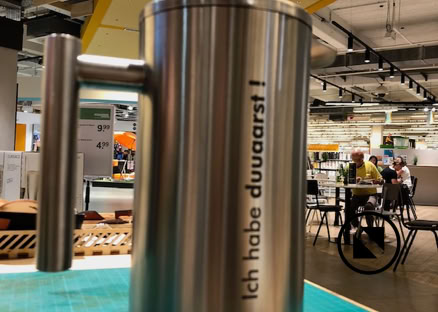 In der Industrie ist die Nachfrage nach der Lasergravur hoch. Wir erfüllen fast hjeden Wunsch mit unserer Lasergravur hier in Bonn