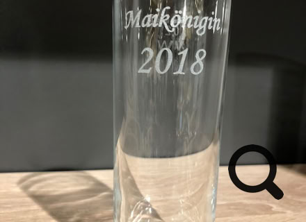 Laser Gravur Böhm in Bonn - Geschenkideen mit Gravuren auf Holz, Glas, Leder, Metall, Acryl Plexiglas , Armbänder, Papier, Anhänger, Schilder ... für Privat und Geschäftskunden und  Firmen. Kunden kommen aus Bonn, Köln, Siebengebirge, Frechen, und ganz NRW, Deutschland, Schweiz und der Welt