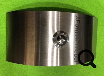 Laser Gravur Böhm in Bonn - Geschenkideen mit Gravuren auf Holz, Glas, Leder, Metall, Acryl Plexiglas , Armbänder, Papier, Anhänger, Schilder ... für Privat und Geschäftskunden und  Firmen. Kunden kommen aus Bonn, Köln, Siebengebirge, Frechen, und ganz NRW, Deutschland, Schweiz und der Welt