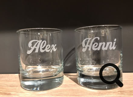 Laser Gravur Böhm in Bonn - Geschenkideen mit Gravuren auf Holz, Glas, Leder, Metall, Acryl Plexiglas , Armbänder, Papier, Anhänger, Schilder ... für Privat und Geschäftskunden und  Firmen. Kunden kommen aus Bonn, Köln, Siebengebirge, Frechen, und ganz NRW, Deutschland, Schweiz und der Welt